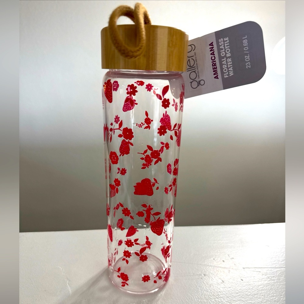 Tabletop Gallery strawberries glass water bottle Sustainable 23 ounces NWT